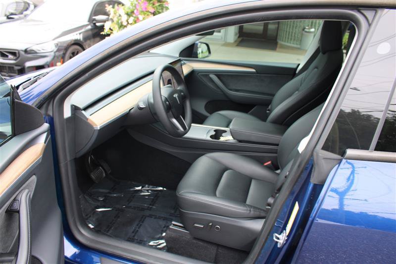 Used 2024 Tesla Model Y Long Range AWD/4WD image 9