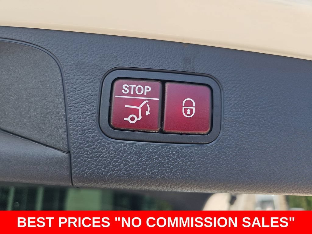 Used 2020 Mercedes-Benz GLC 300 4MATIC image 13