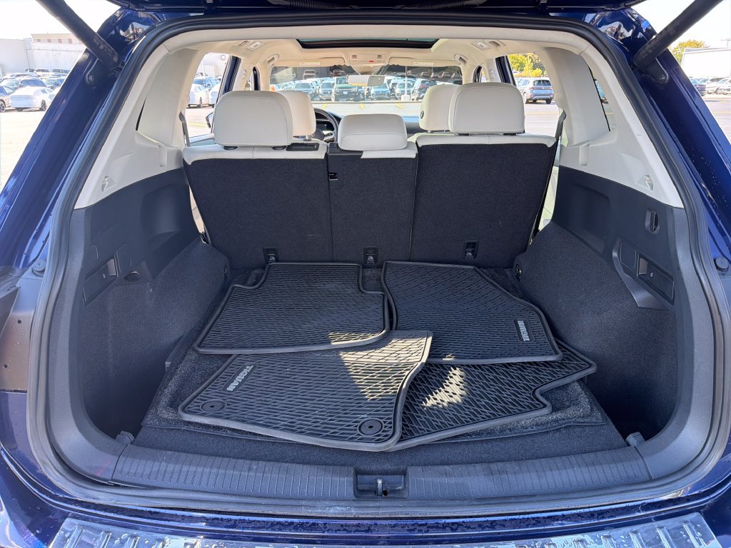 Certified 2022 Volkswagen Tiguan SE w/ Panoramic Sunroof Package AWD/4WD image 28