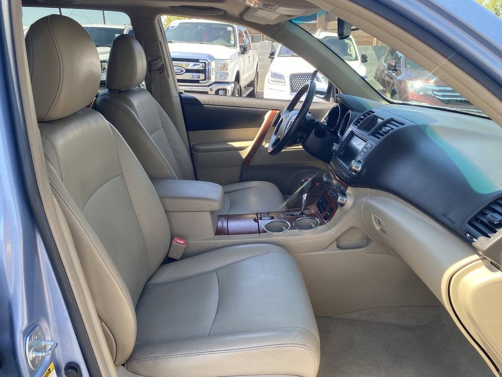 Used 2010 Toyota Highlander Limited FWD image 11