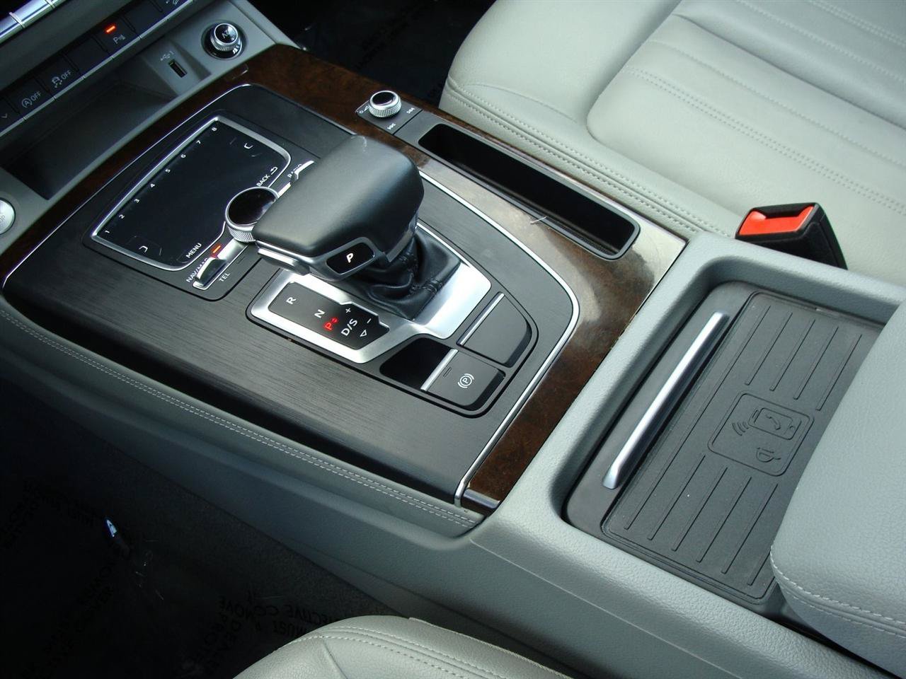 Used 2020 Audi Q5 2.0T Premium Plus AWD/4WD image 16