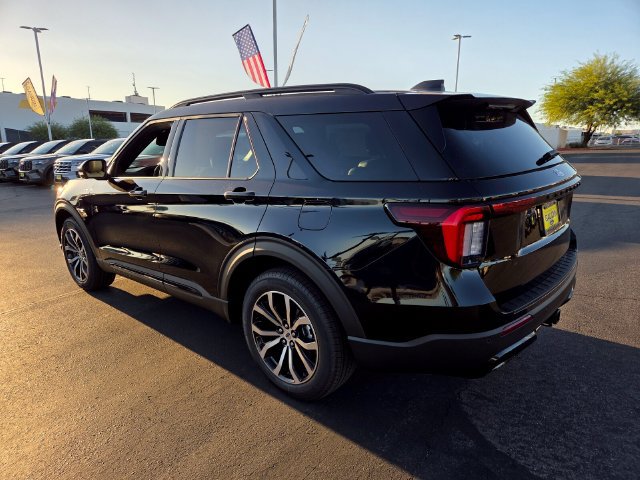 New 2027 Ford Explorer ST-Line RWD image 3