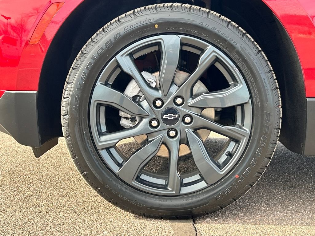 Used 2023 Chevrolet Equinox RS image 28