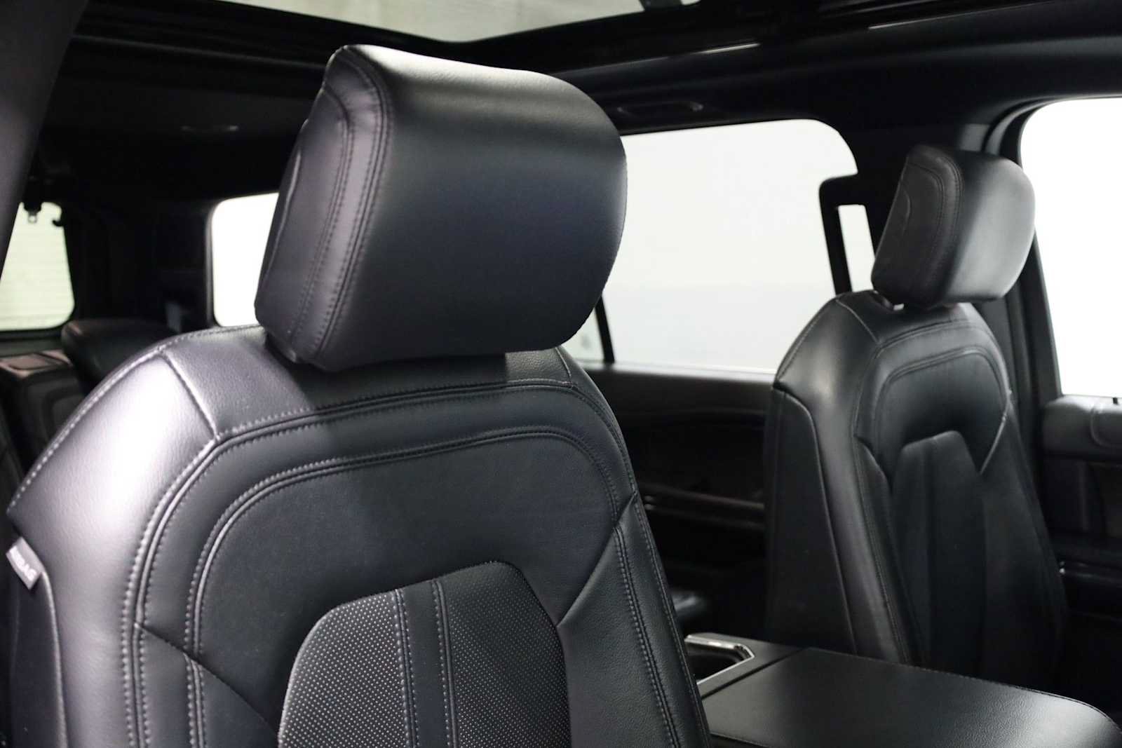 Used 2019 Ford Expedition Limited AWD/4WD image 21
