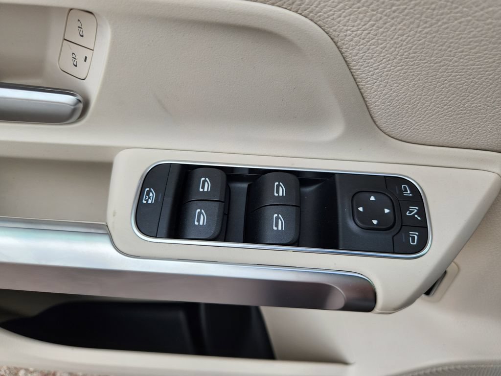 New 2026 Mercedes-Benz GLB 250 4MATIC image 21