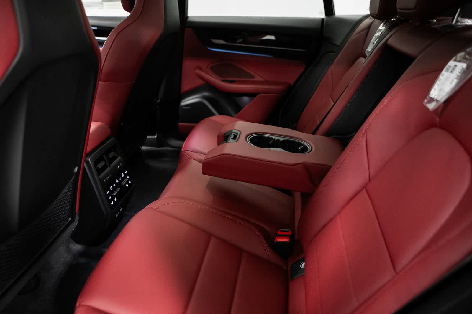 New 2026 Porsche Macan Electric RWD image 35