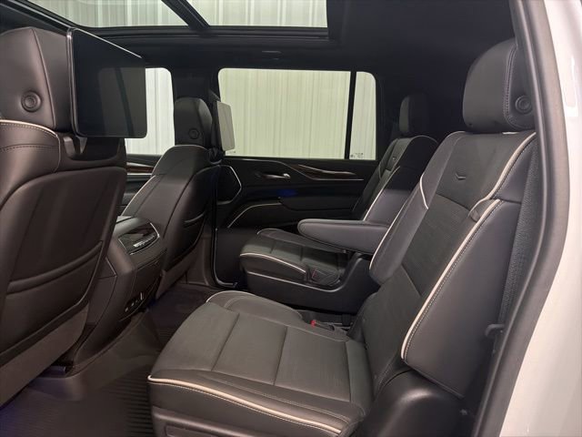 Used 2024 Cadillac Escalade ESV Premium Luxury w/ Performance Package AWD/4WD image 22
