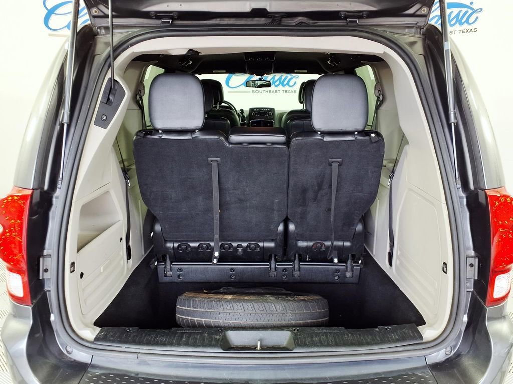 Used 2017 Dodge Grand Caravan SXT FWD image 11