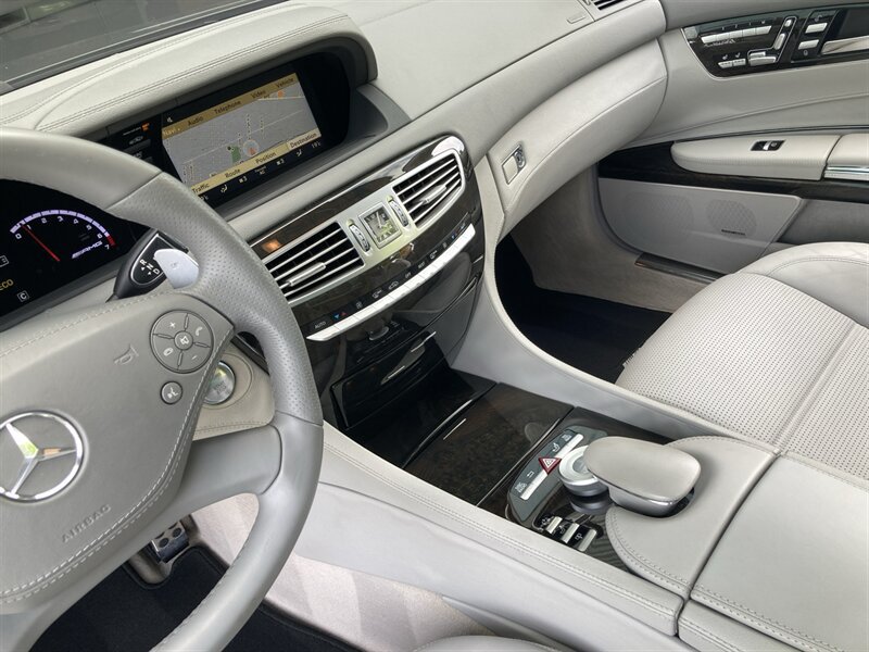 Used 2012 Mercedes-Benz CL 63 AMG image 25