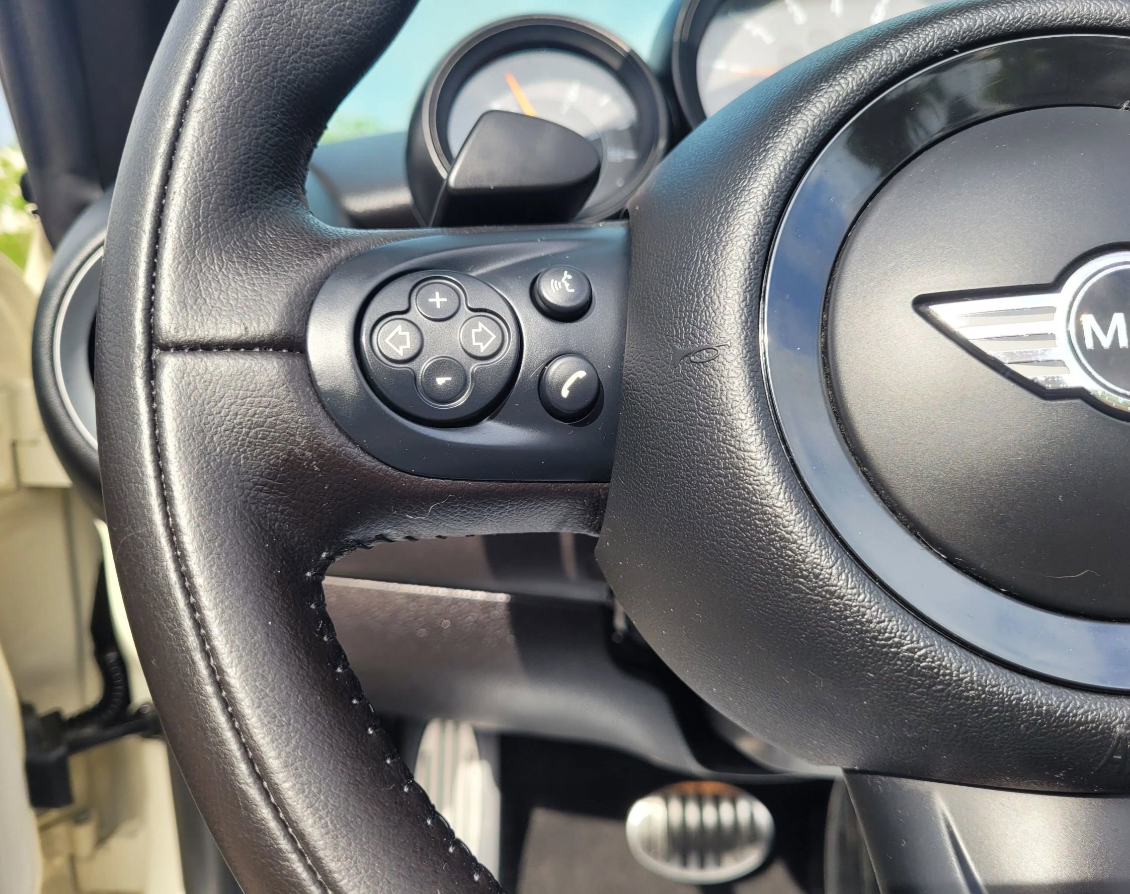 Used 2015 MINI Cooper S image 24