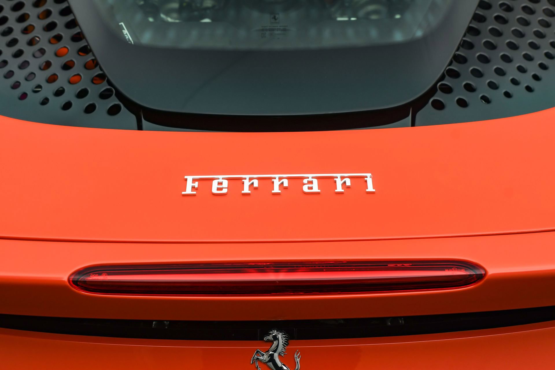 Used 2025 Ferrari SF90 Spider image 23