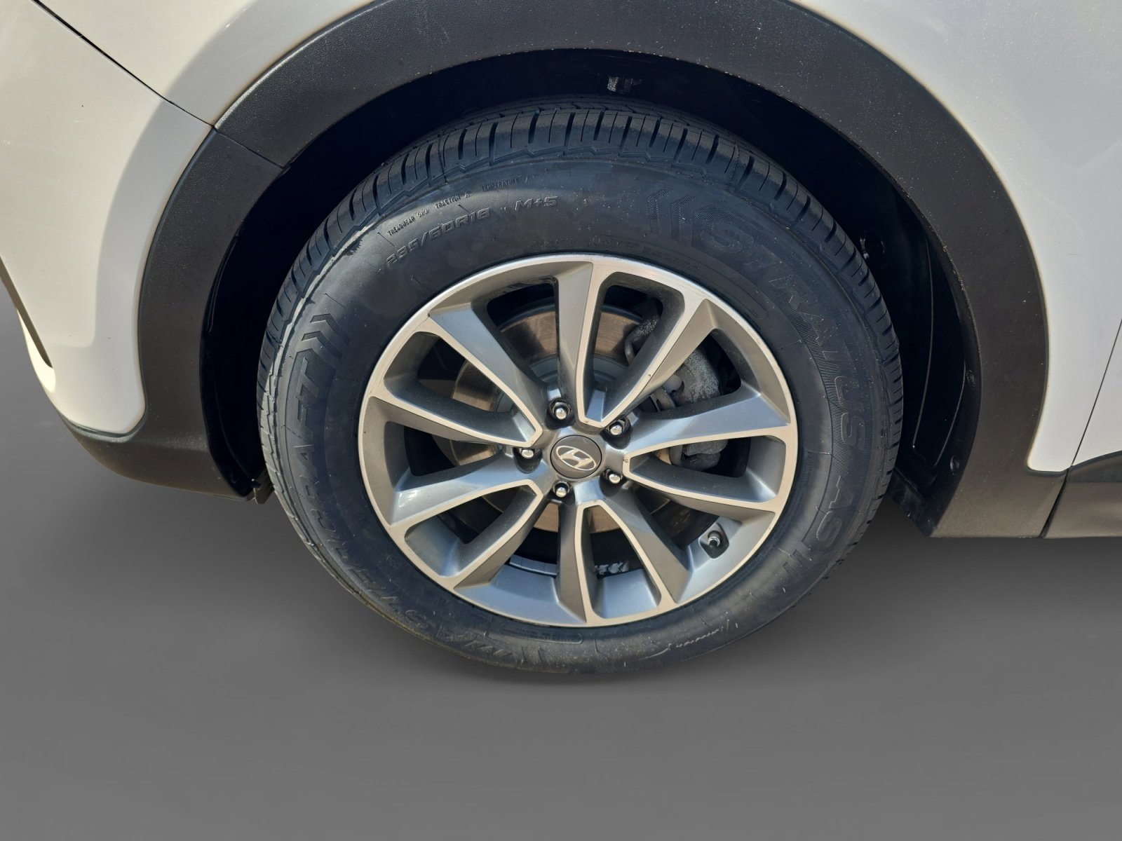 Used 2017 Hyundai Santa Fe SE image 9