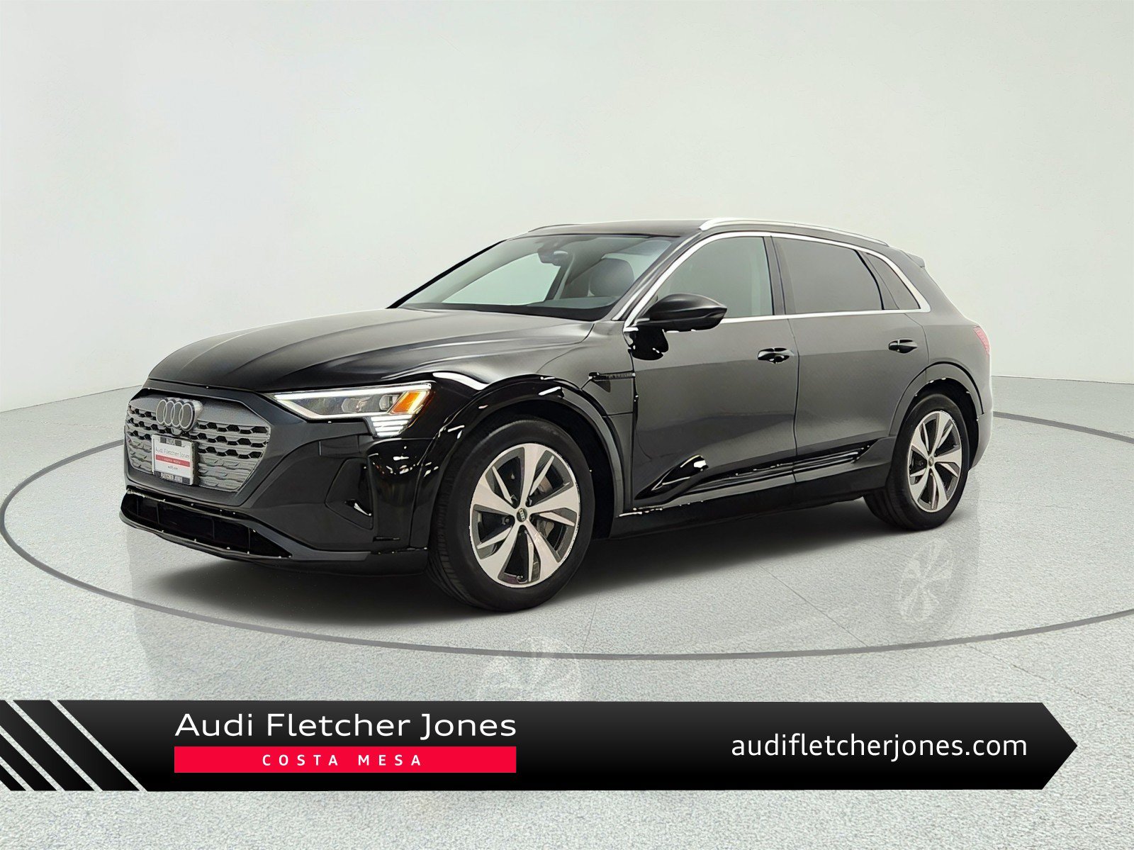 Used 2024 Audi Q8 e-tron Premium AWD/4WD image 1