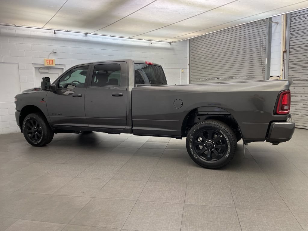 New 2026 RAM 3500 Big Horn AWD/4WD image 8