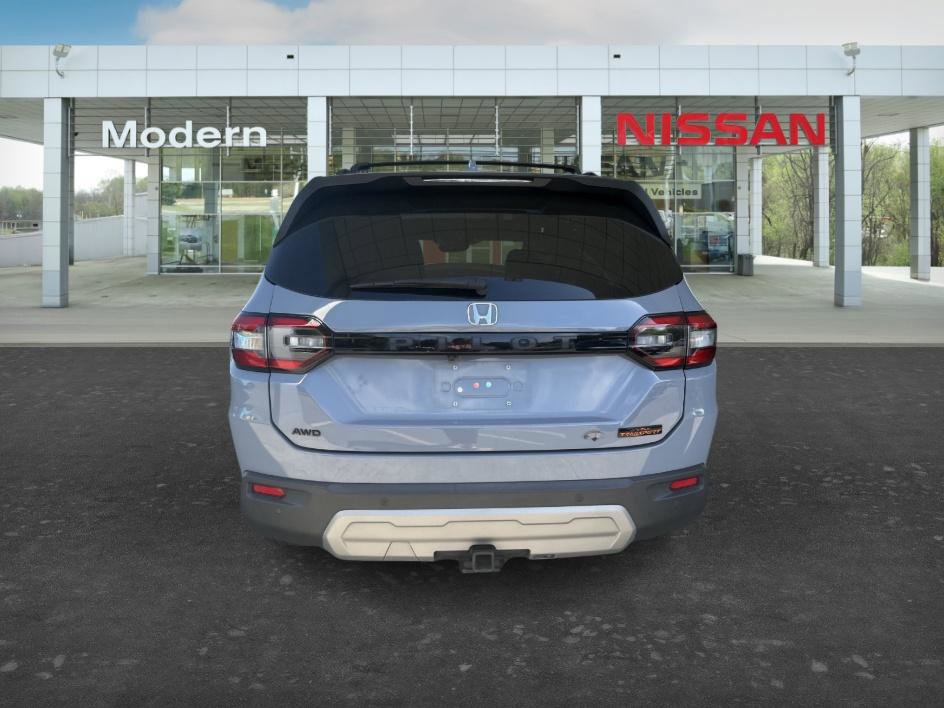 Used 2024 Honda Pilot TrailSport image 4