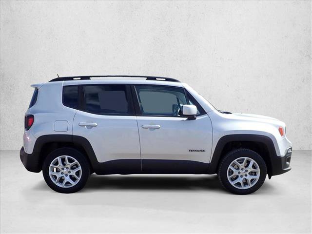 Used 2015 Jeep Renegade Latitude AWD/4WD image 5