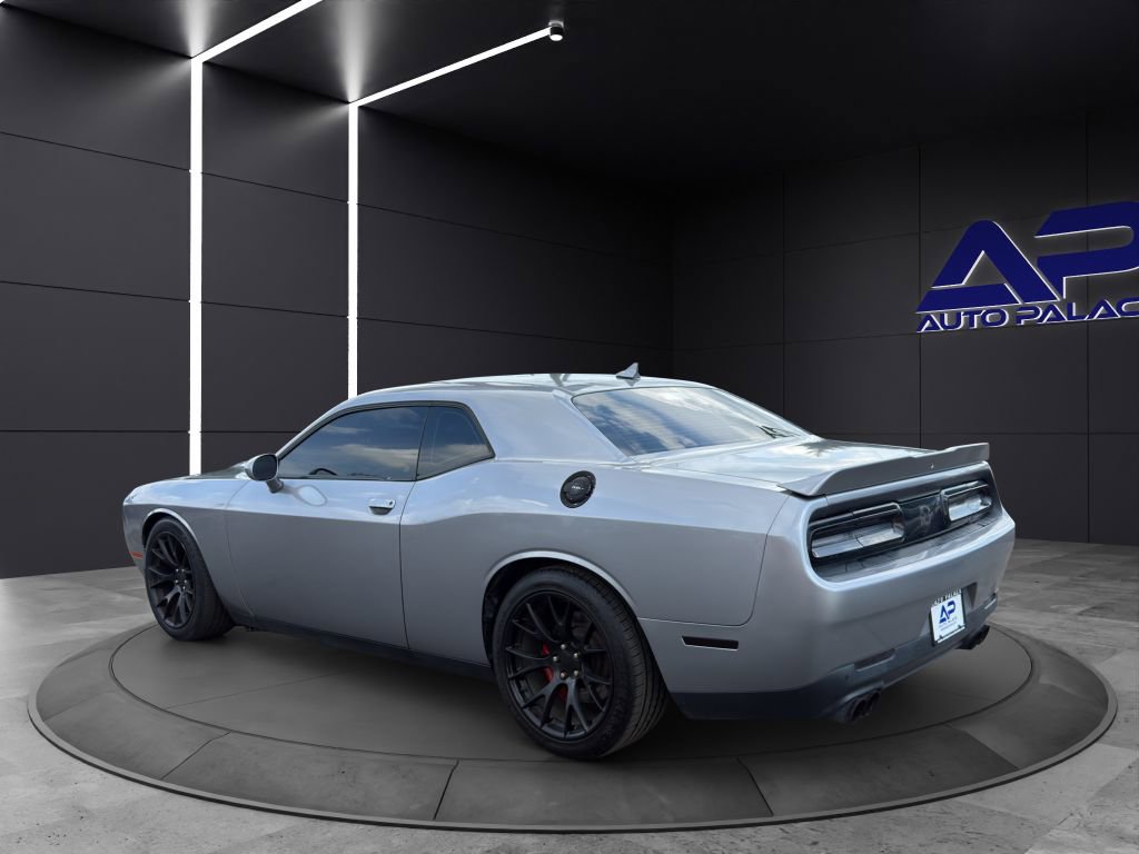 Used 2016 Dodge Challenger SRT w/ Technology Group image 4