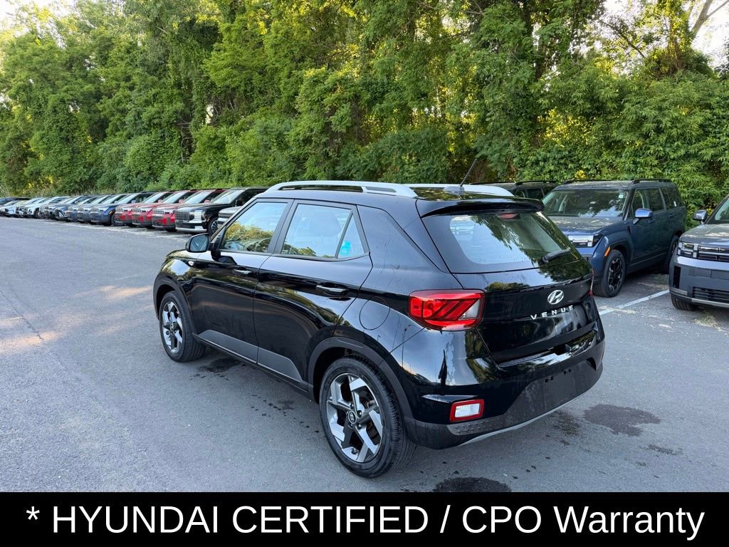 Used 2023 Hyundai Venue SEL w/ Cargo Package FWD image 5