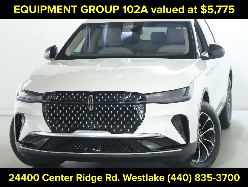 Used 2024 Lincoln Nautilus Premier w/ Equipment Group 102A image 3