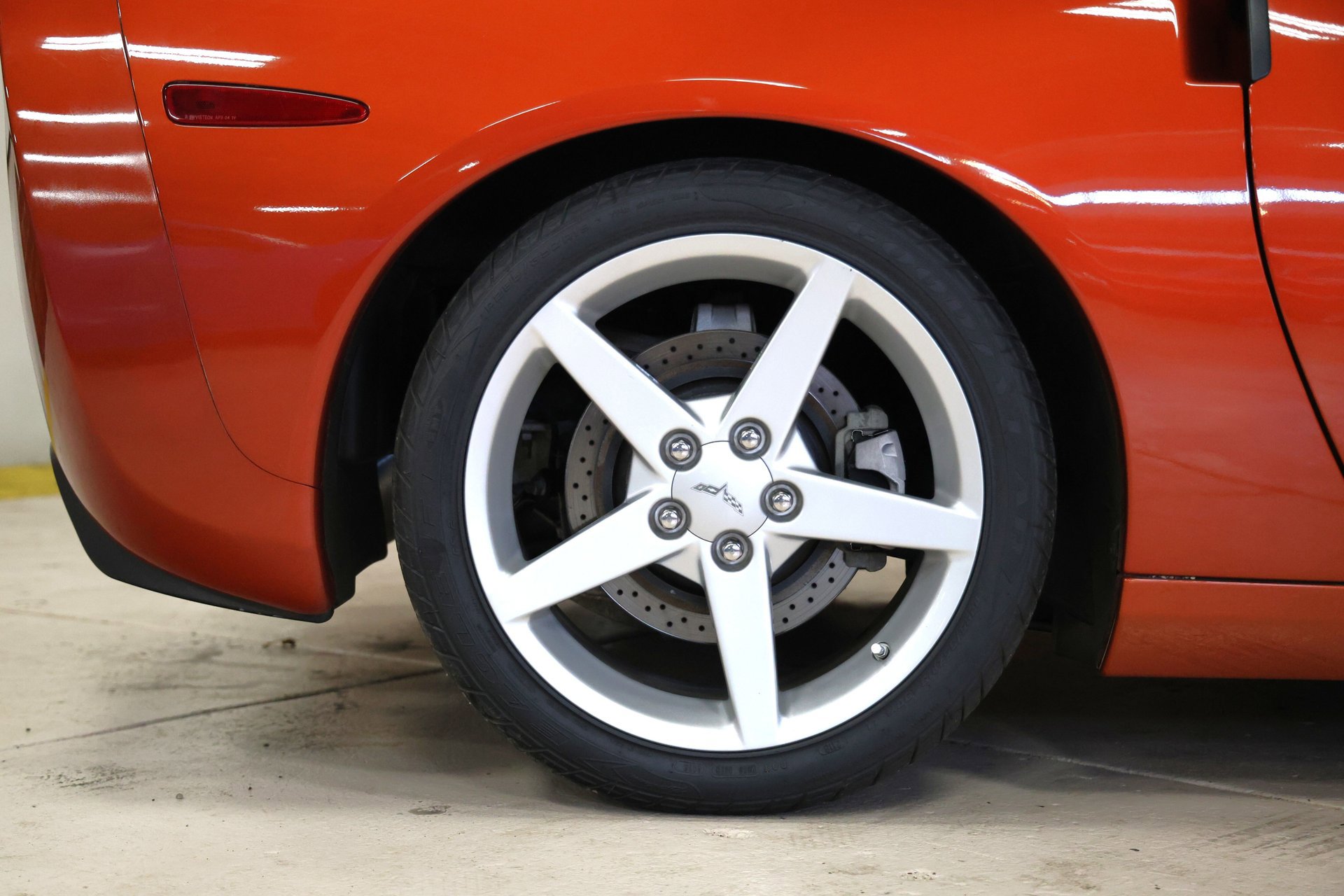 Used 2005 Chevrolet Corvette Coupe w/ Performance Handling Package image 14