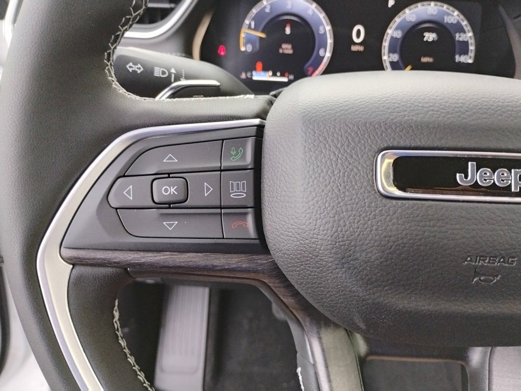 New 2025 Jeep Grand Cherokee Limited w/ Luxury Tech Group II image 37