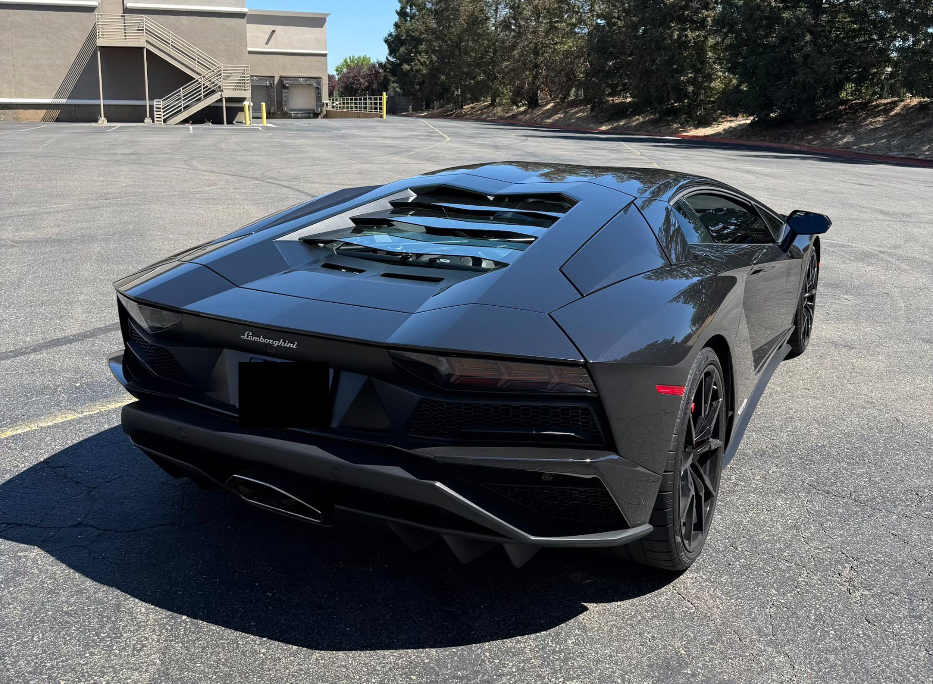 Used 2018 Lamborghini Aventador S AWD/4WD image 3