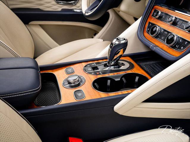 Used 2024 Bentley Bentayga AWD/4WD image 43