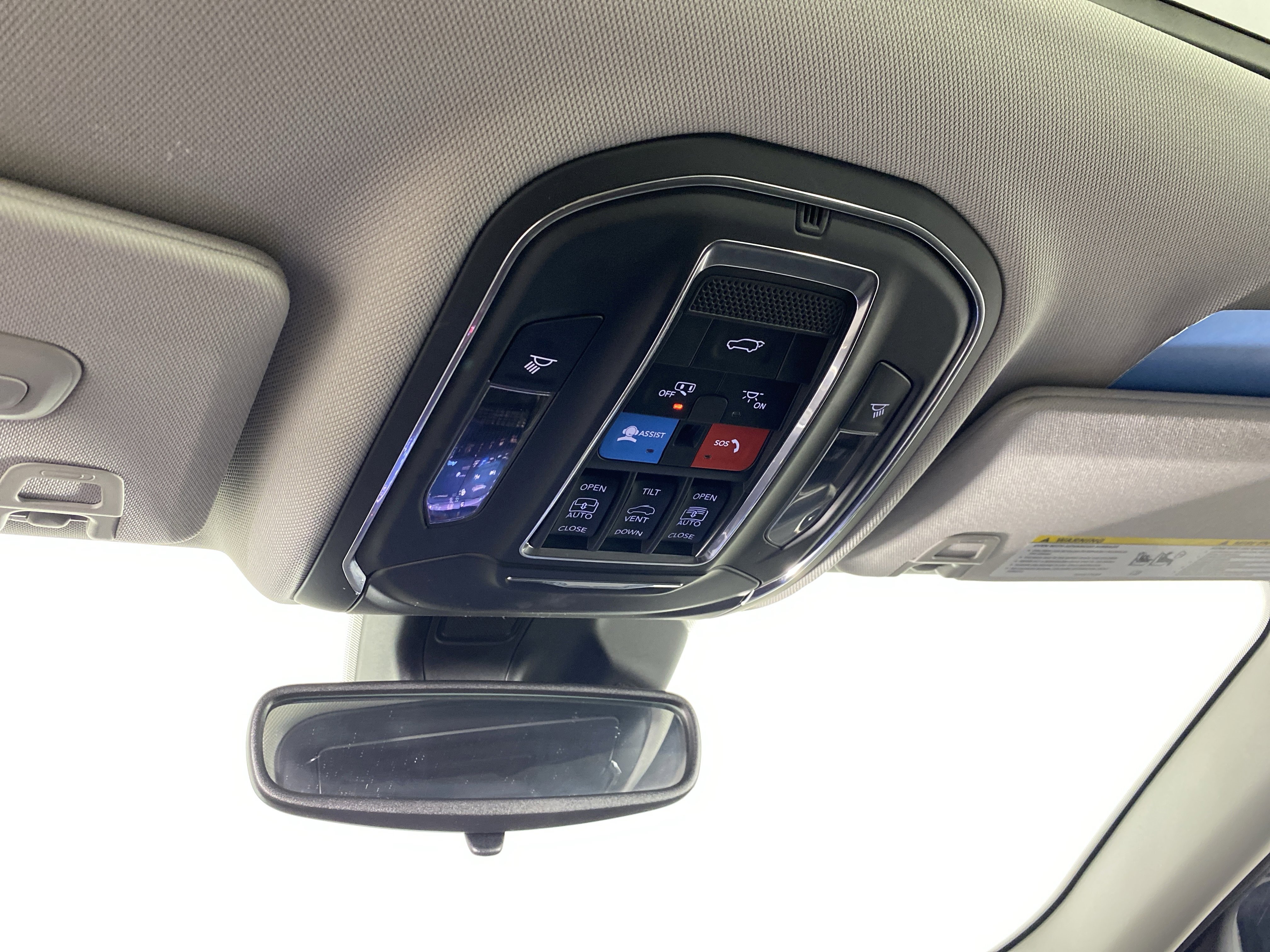 Used 2023 Jeep Grand Cherokee Limited image 28