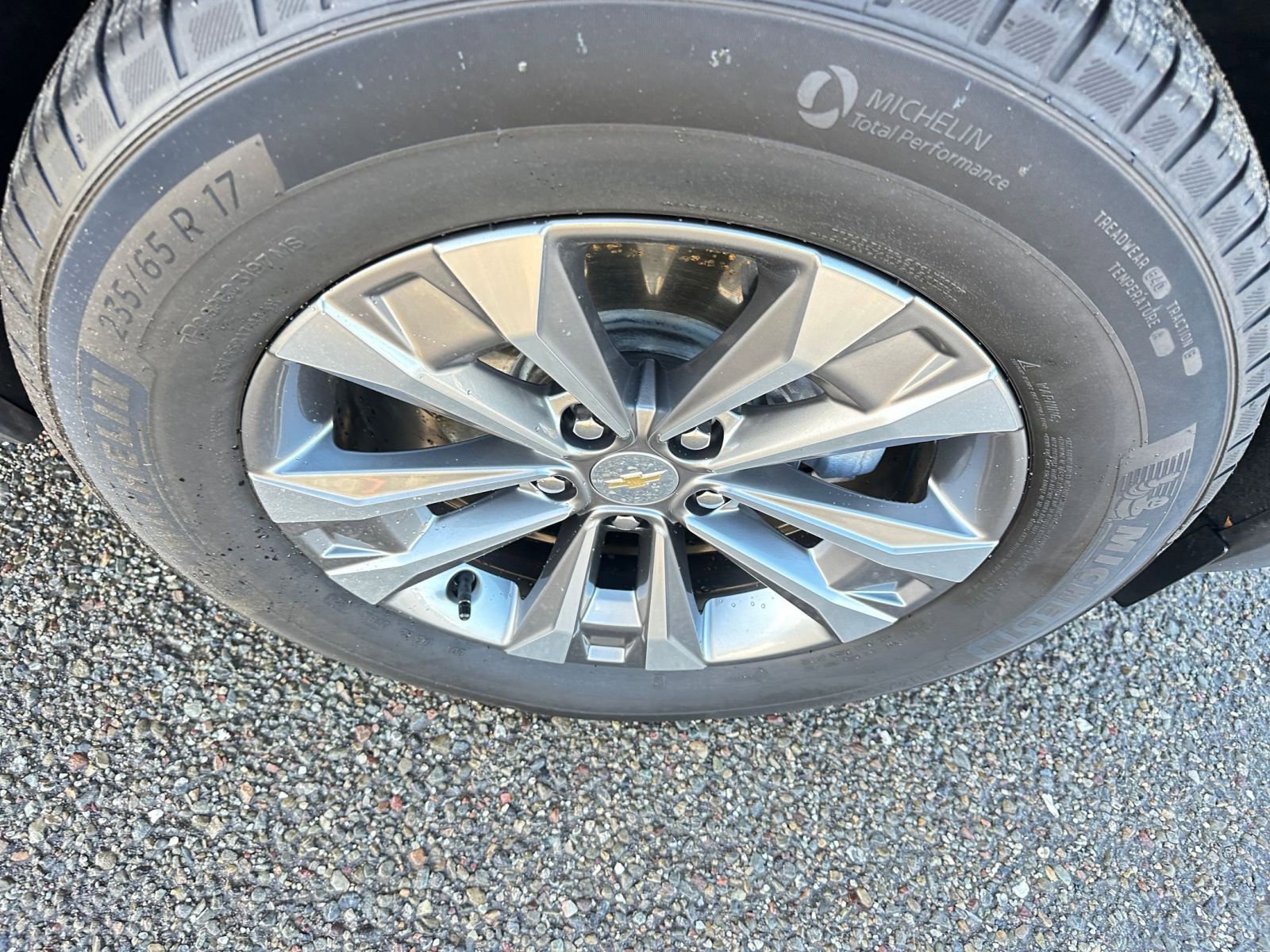 Used 2025 Chevrolet Equinox LT image 30