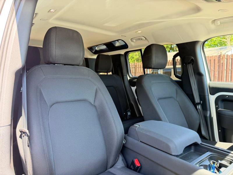 Used 2023 Land Rover Defender 110 AWD/4WD image 31