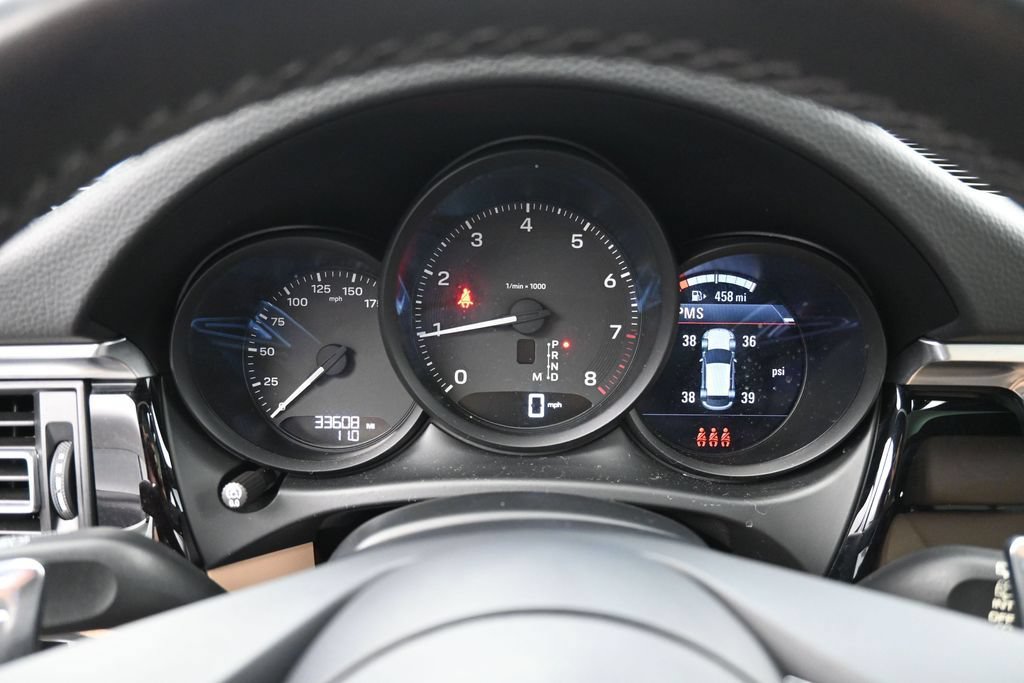 Certified 2022 Porsche Macan AWD/4WD image 19