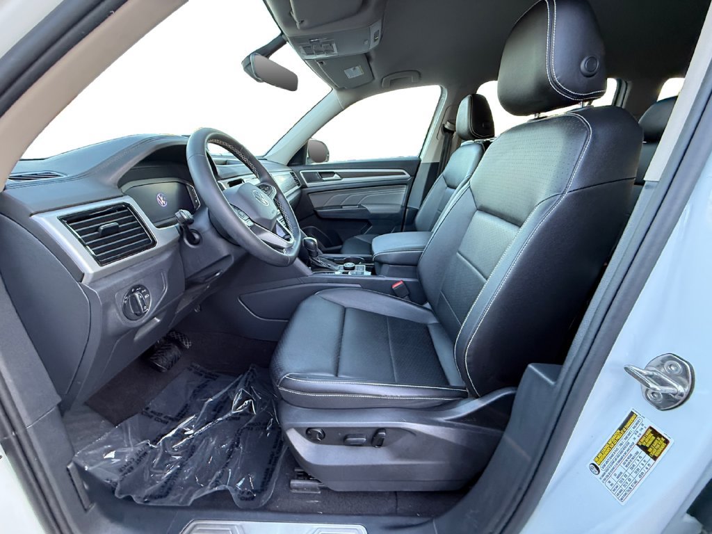 Used 2023 Volkswagen Atlas SE w/ Black Wheel Package AWD/4WD image 9