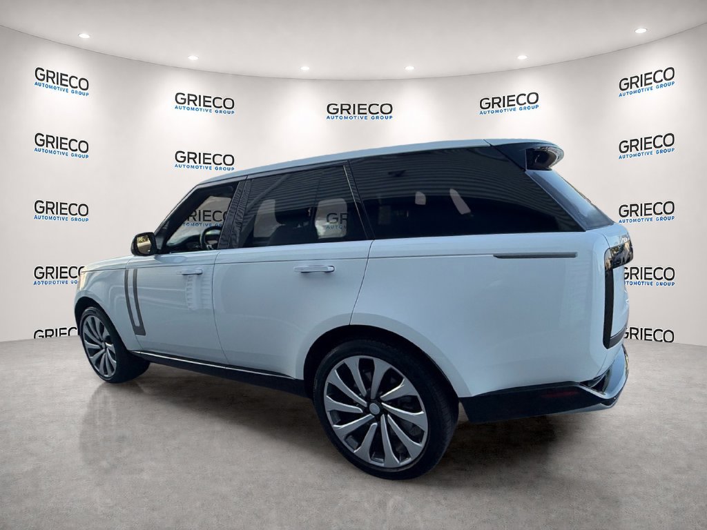 Used 2025 Land Rover Range Rover SE AWD/4WD image 5