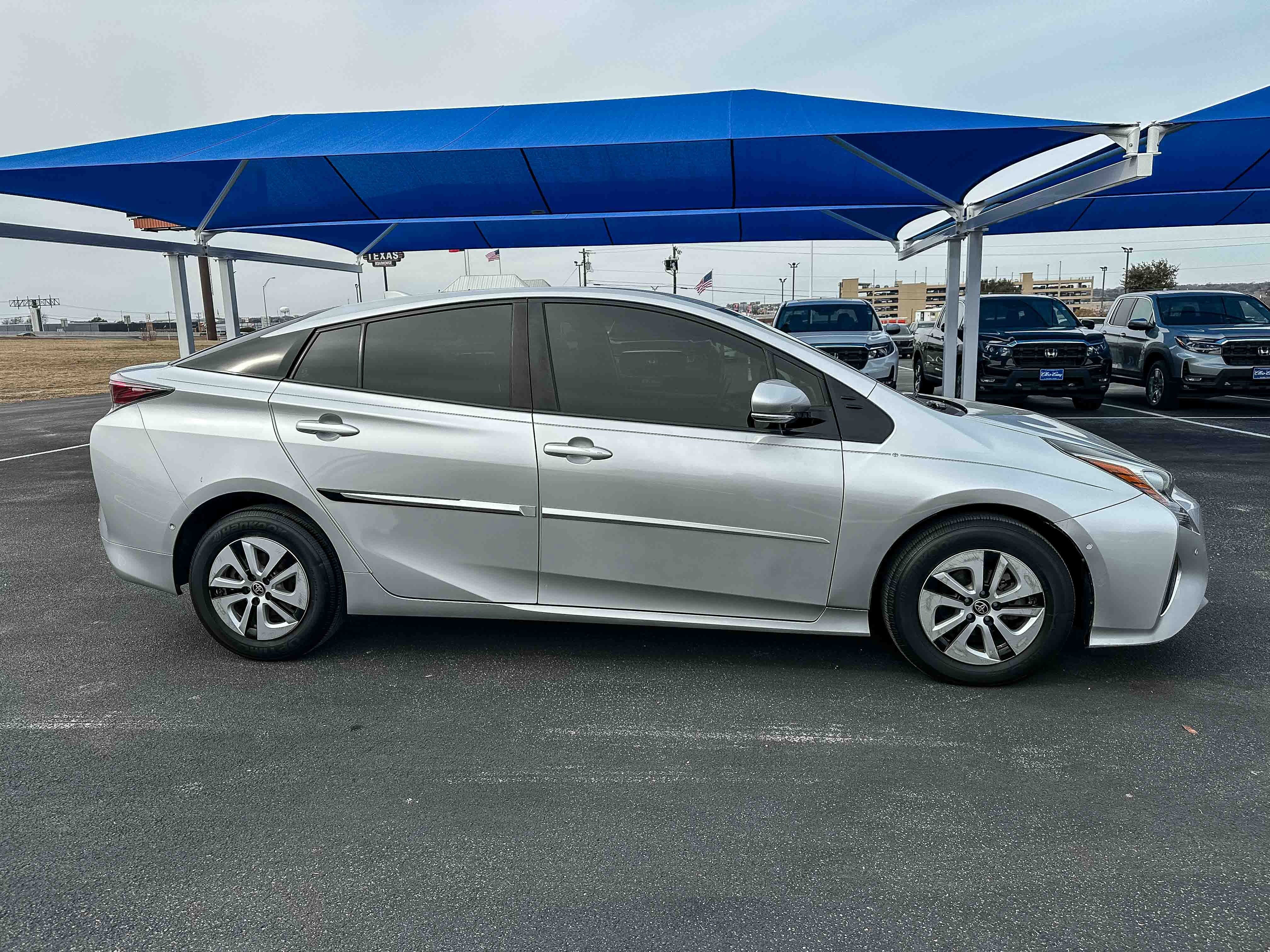 Used 2018 Toyota Prius Four image 5