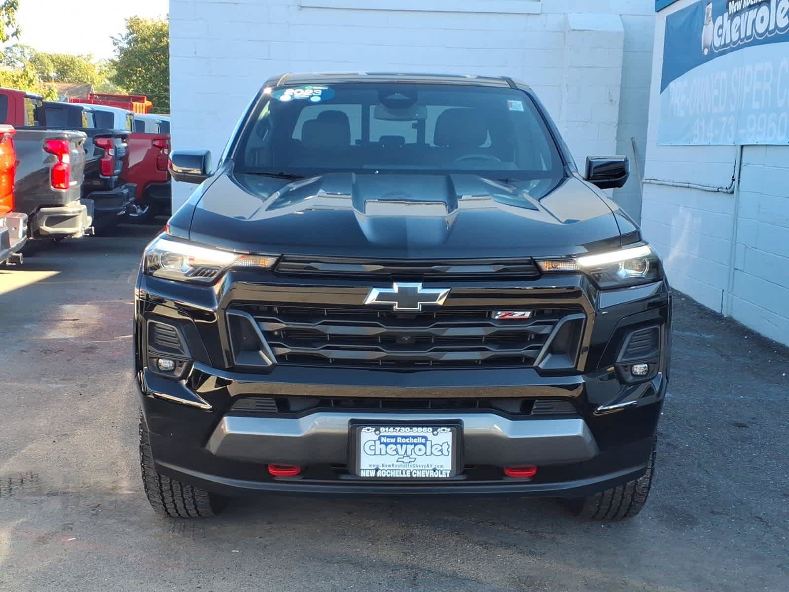 Used 2023 Chevrolet Colorado Z71 w/ Z71 Convenience Package 2 AWD/4WD image 2