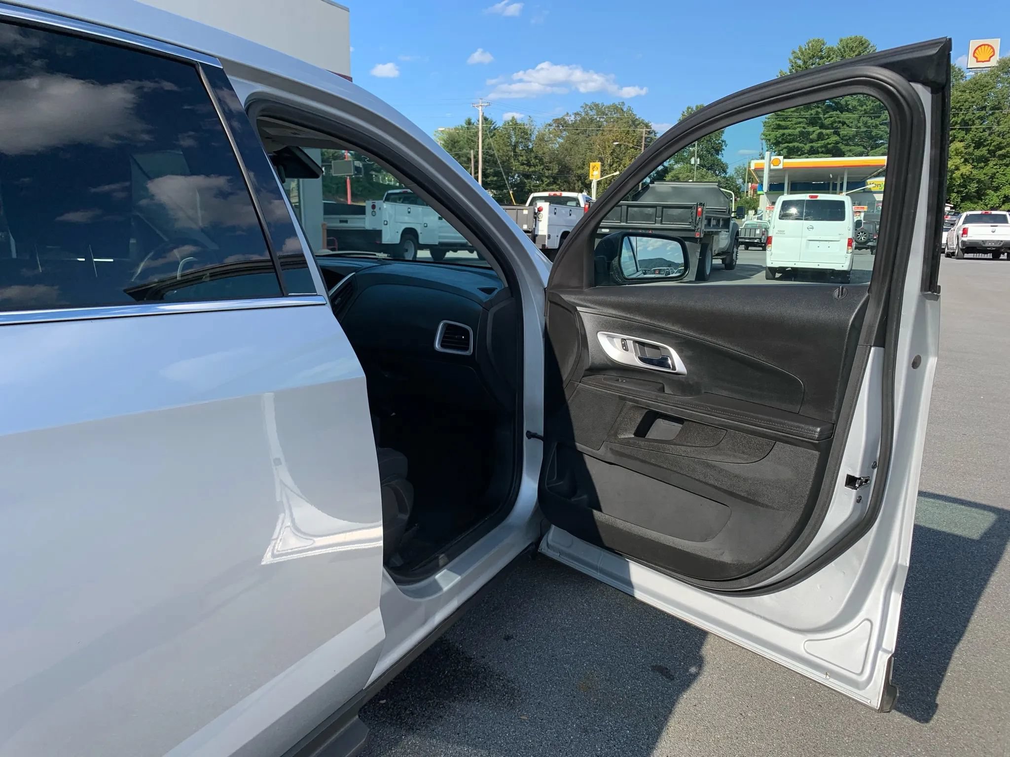 Used 2017 Chevrolet Equinox LS AWD/4WD image 18