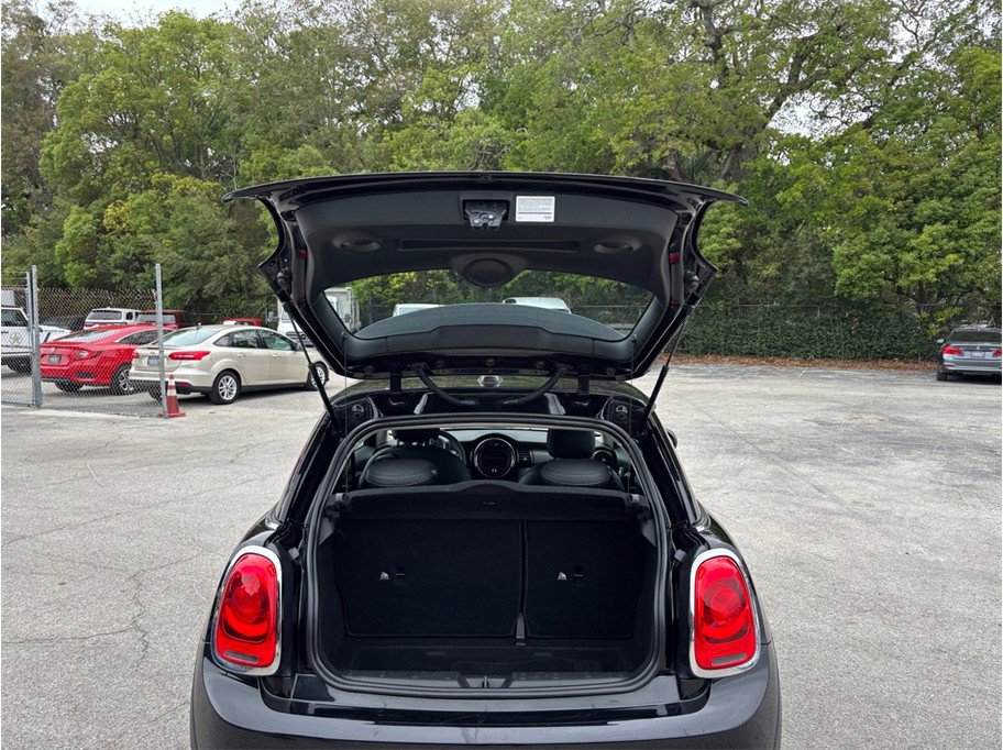 Used 2021 MINI Cooper 2-Door Hardtop FWD image 37