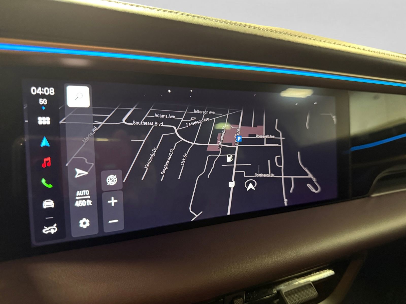 Used 2024 Porsche Macan 4 Electric image 31