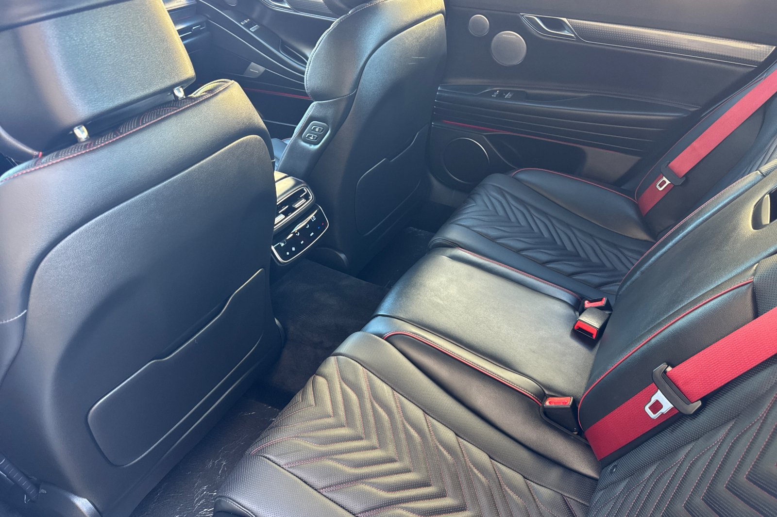 Used 2025 Genesis G80 3.5T Sport AWD/4WD image 13