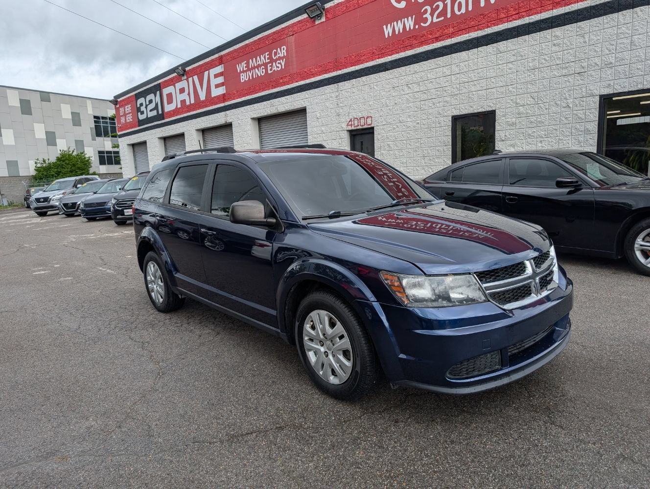 Used 2018 Dodge Journey SE FWD image 1