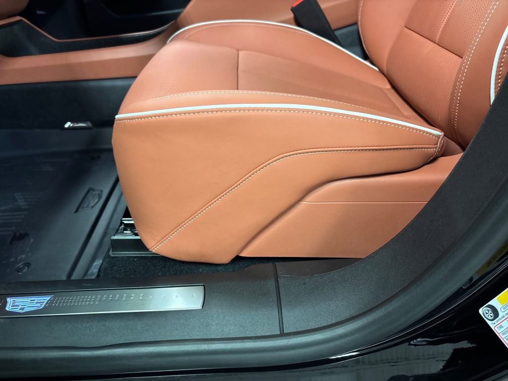 New 2026 Cadillac Optiq Luxury 2 w/ LPO, Floor Liner Package image 24