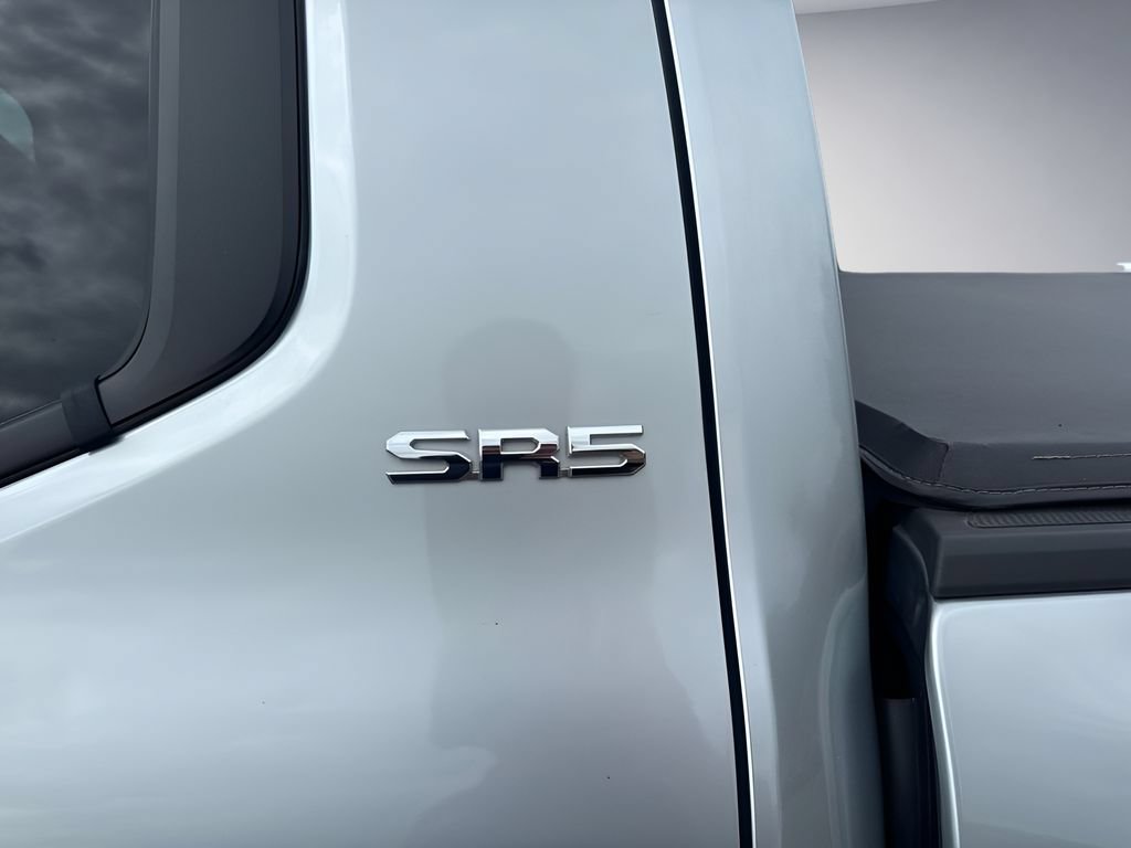 Used 2025 Toyota Tacoma SR5 AWD/4WD image 32