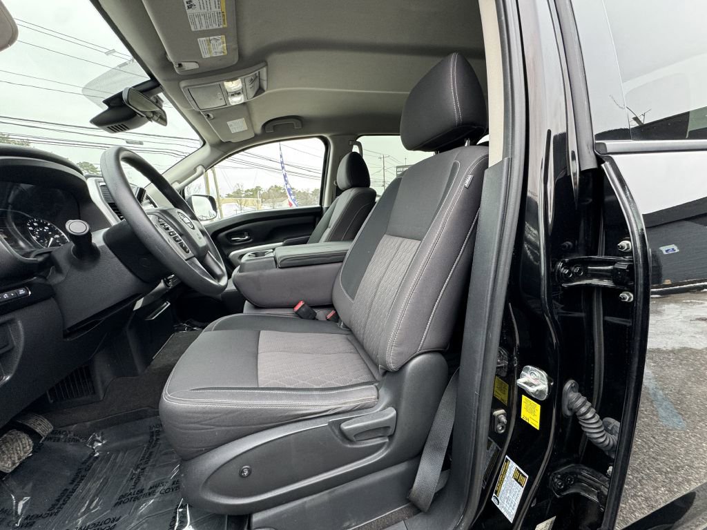 Used 2021 Nissan Titan SV w/ Accessory Utility Package image 13