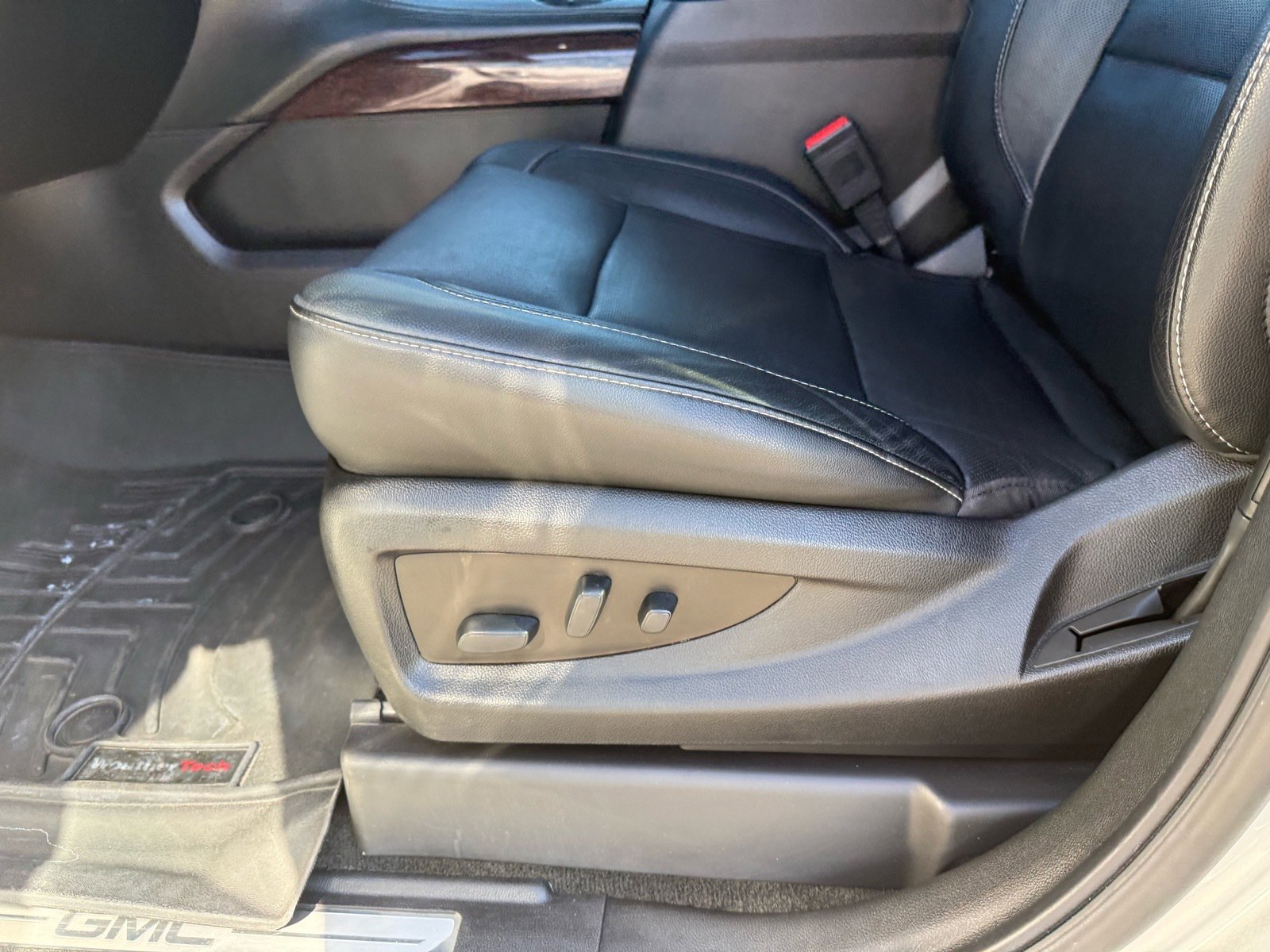 Used 2018 GMC Yukon SLT w/ Open Road Package image 21