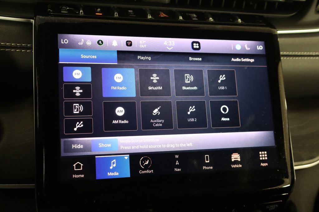 Used 2023 Jeep Grand Cherokee L Limited w/ Black Appearance Package image 32