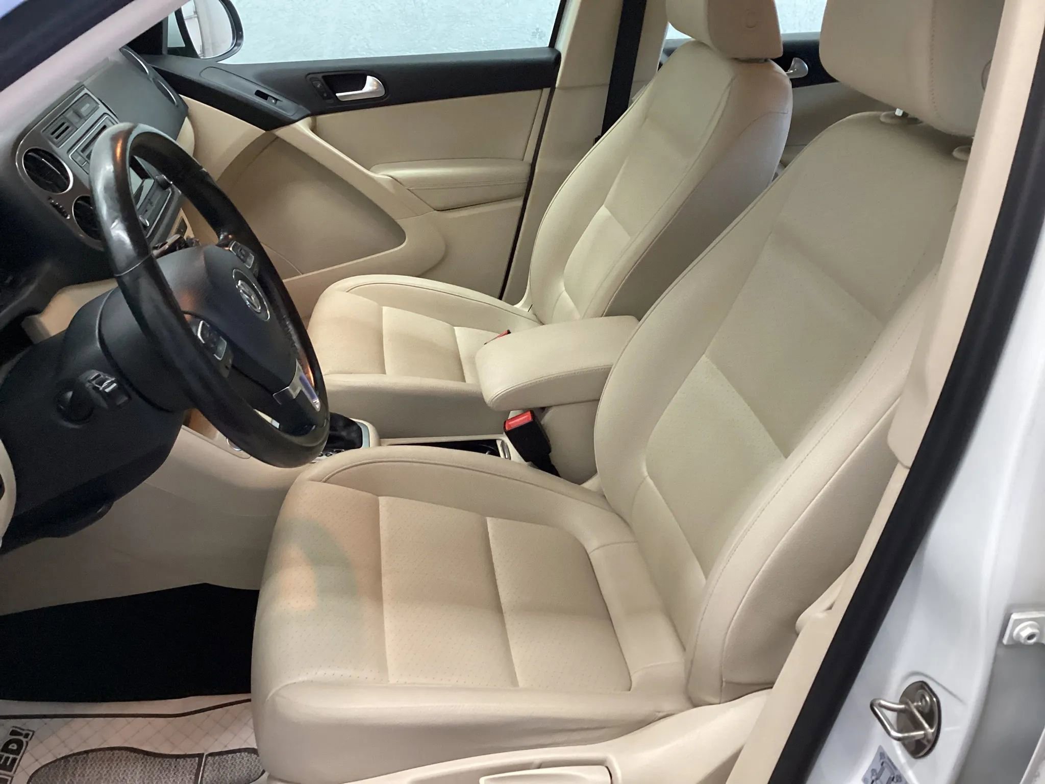 Used 2016 Volkswagen Tiguan S AWD/4WD image 9