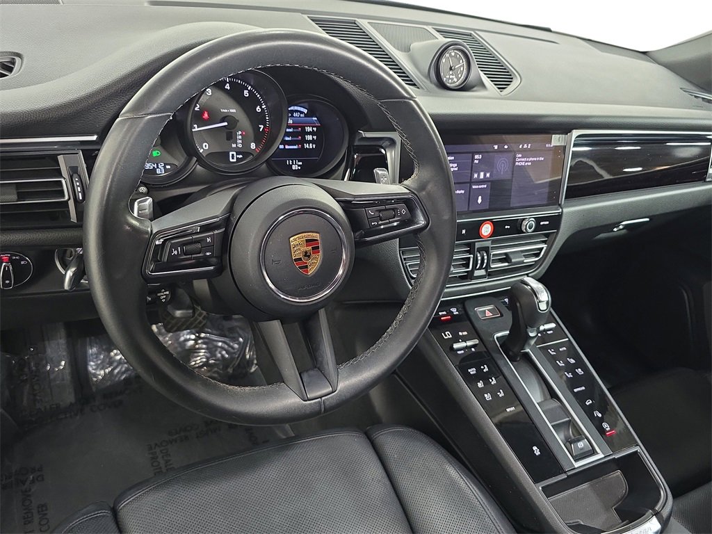 Used 2023 Porsche Macan image 4