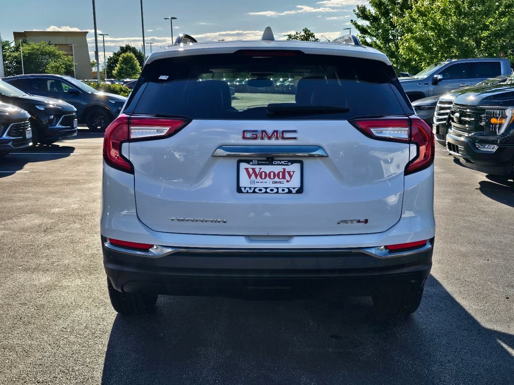 Used 2024 GMC Terrain AT4 AWD/4WD image 9