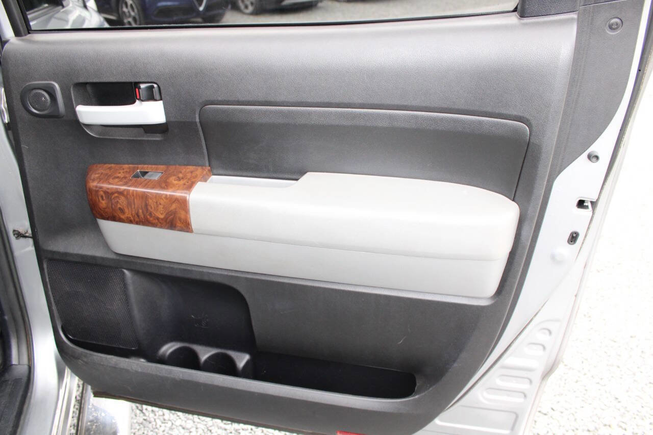Used 2013 Toyota Tundra Limited w/ Memory Pkg RWD image 22