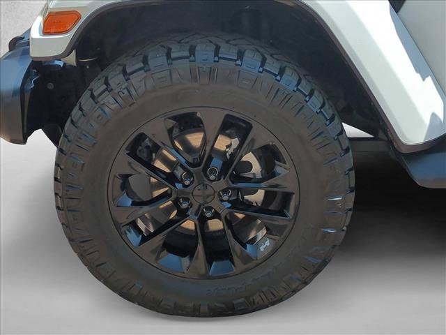 Used 2021 Jeep Wrangler Unlimited Sahara w/ Cold Weather Group AWD/4WD image 23